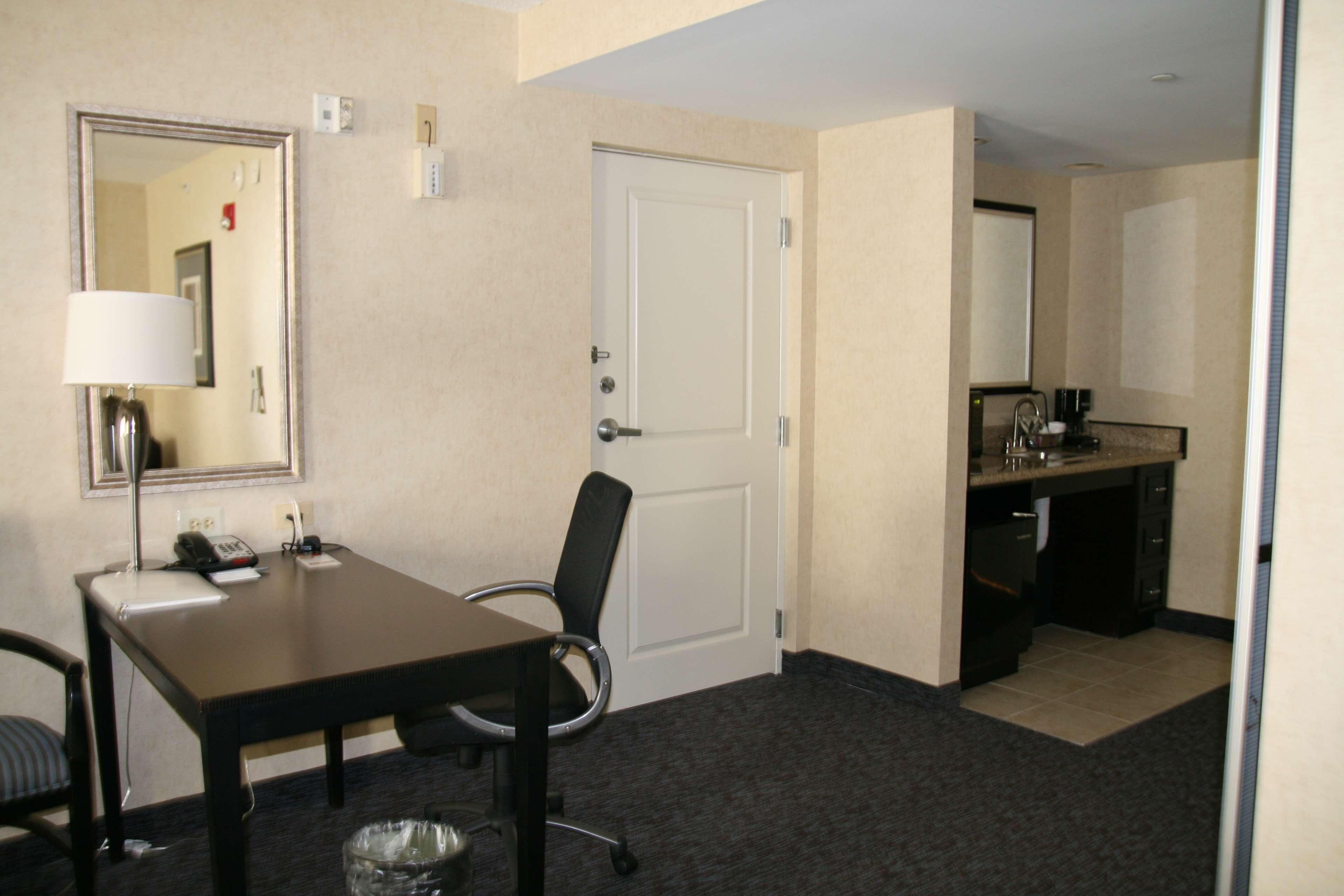 Hampton Inn Doylestown Warrington Room photo