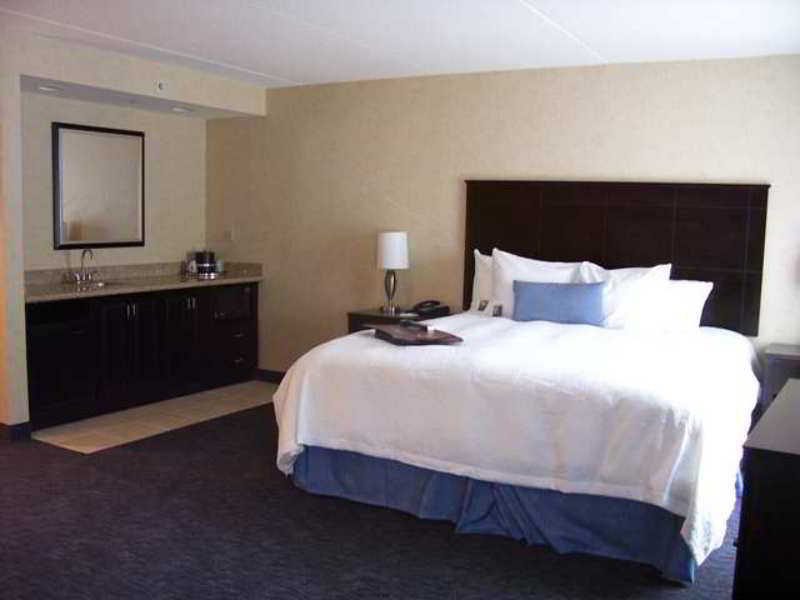 Hampton Inn Doylestown Warrington Room photo